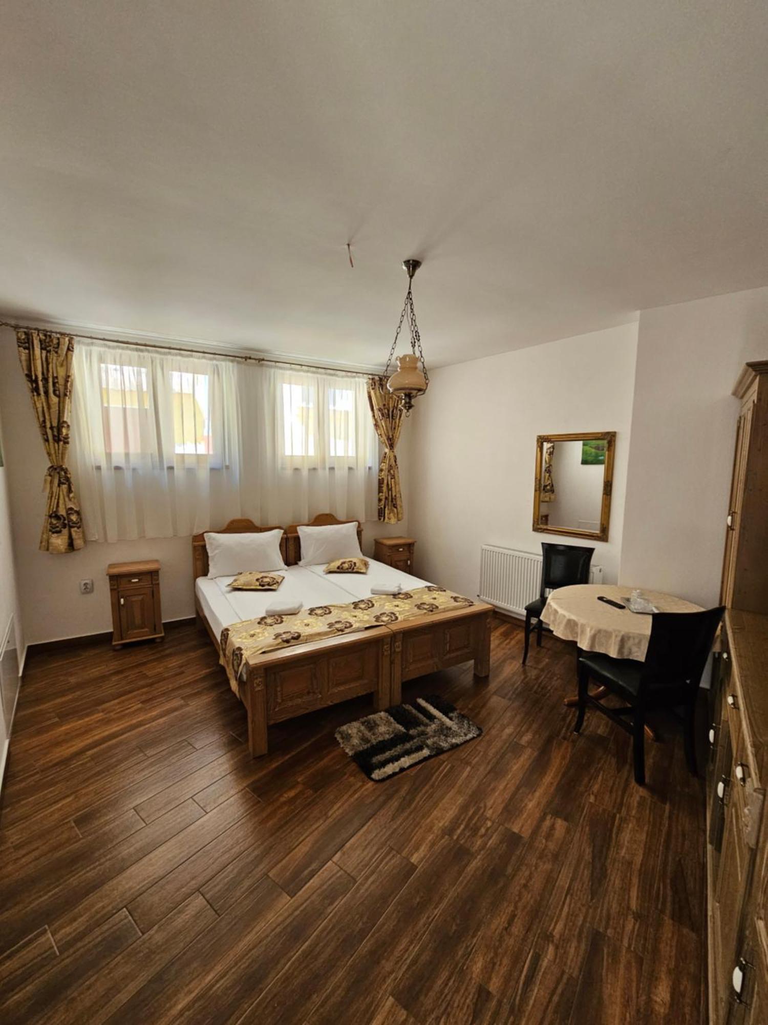 Pensiunea Nobil Medieval Sighişoara Habitación foto